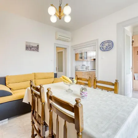 Apartmán Edo-2 By Interhome Lovran