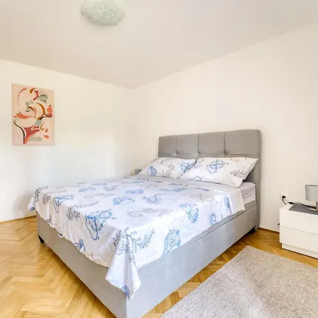 Edo-2 By Interhome * Lovran