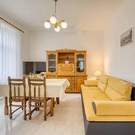 Appartement Edo-2 By Interhome