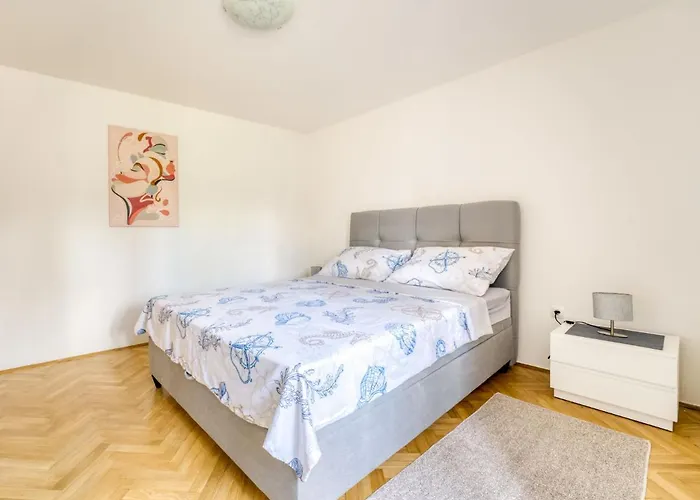 Edo-2 By Interhome * Lovran